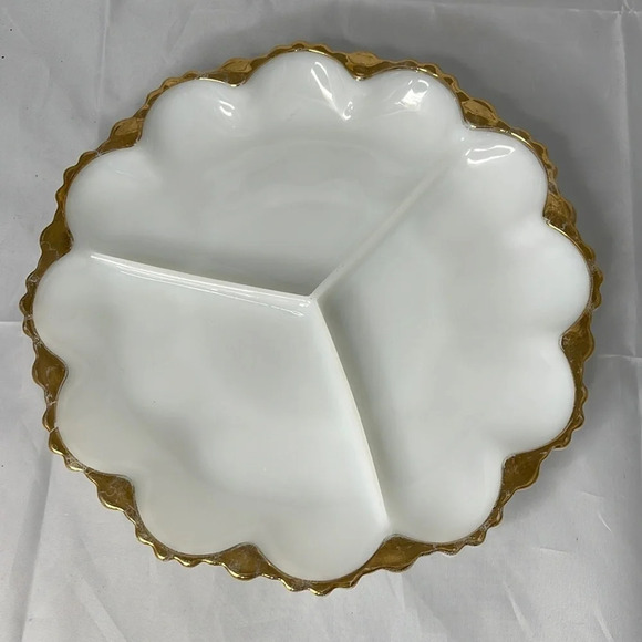 VINTAGE White Milk Glass Scallop Gold Rim Serving Dish 3 Section - Picture 6 of 6